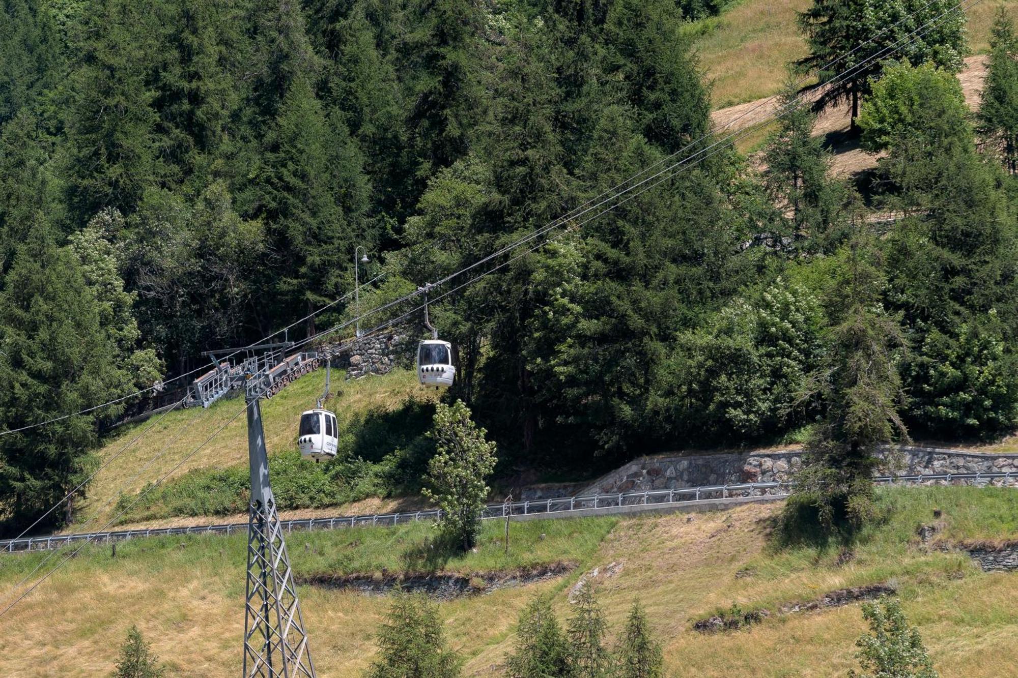 ヴァルトゥルナンシュHellochalet - Chalet Grene Typical House With Garden - 1Km Cabelcarアパートメント エクステリア 写真